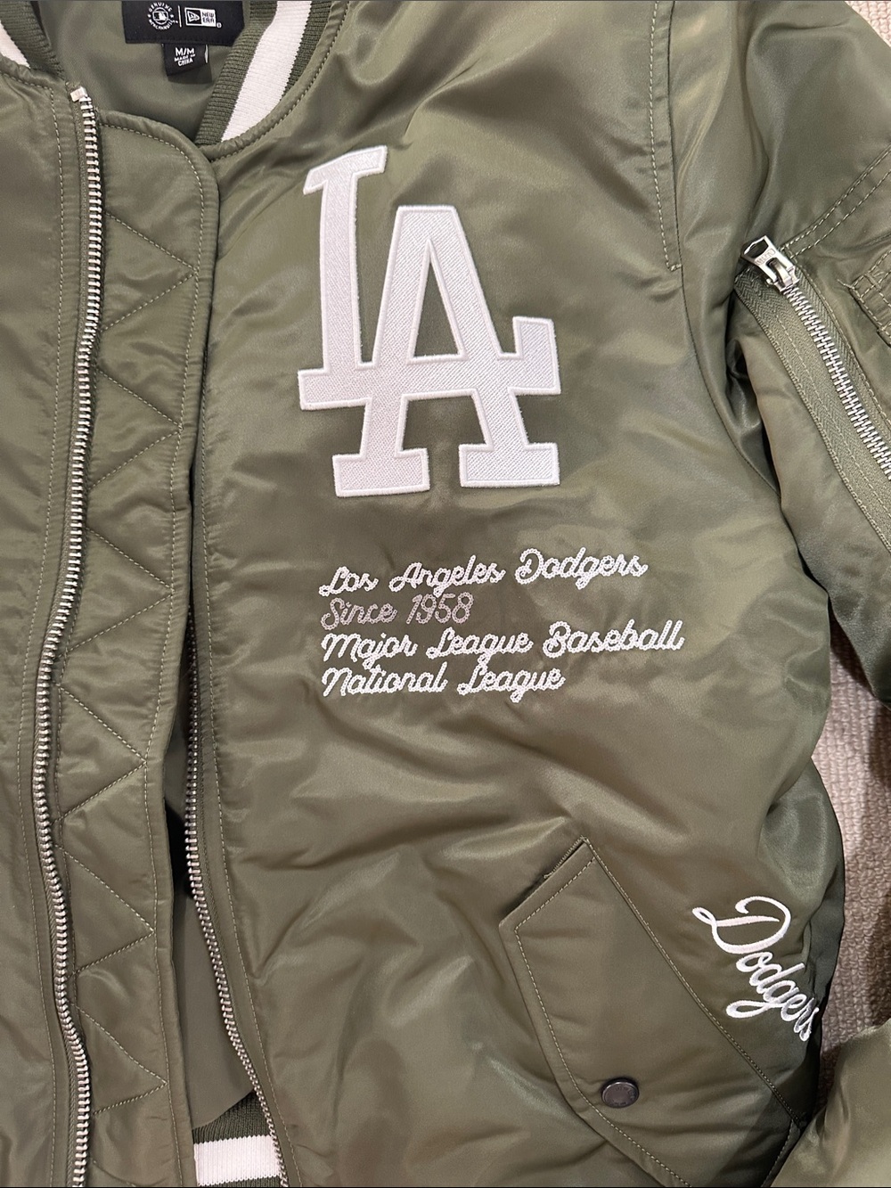 Los Angeles Dodgers Olive Green Patch Bomber Jacket medium new era - Picture 4 of 7